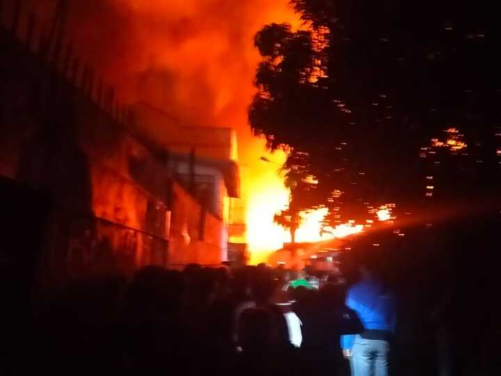 Kebakaran Melanda Kawasan Padat Penduduk di Palembang, 7 Rumah Ludes Terbakar, 22 KK Kehilangan Tempat Tinggal