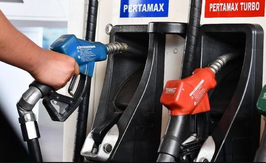 Harga Pertamax Resmi Turun Jadi Rp12.800 per liter