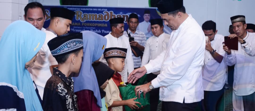 Bupati dan Wakil Bupati OKU Selatan Safari Ramadhan Bersama Masyarakat Desa Kota Way Kecamatan Buay Pemaca