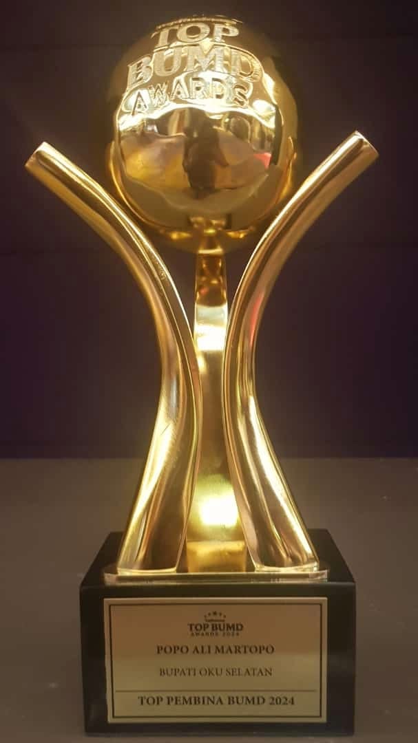 Pemkab OKU Selatan yang berhasil meraih penghargaan Top BUMD Awards 2024
