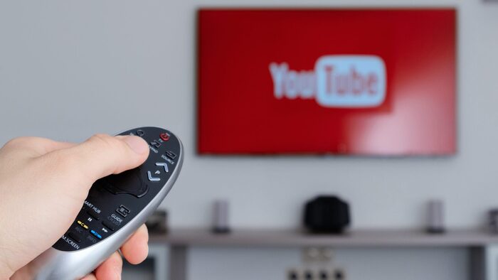 Baru Tahu, Ini Tips dan Cara Praktis Menonton YouTube di TV Biasa