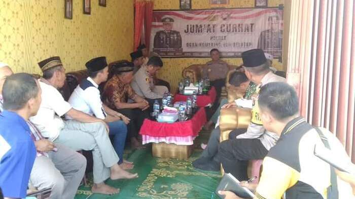 Kapolres OKUS Sambangi Desa Talang Padang, Dengarkan Keluhan Warga