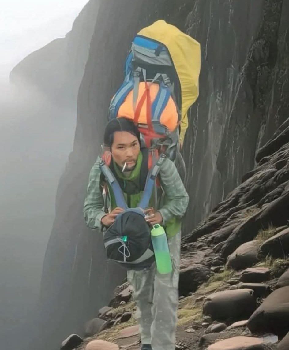 Sosok Agam Rinjani: Porter Gunung yang Membawa Jenazah Juliana Marins