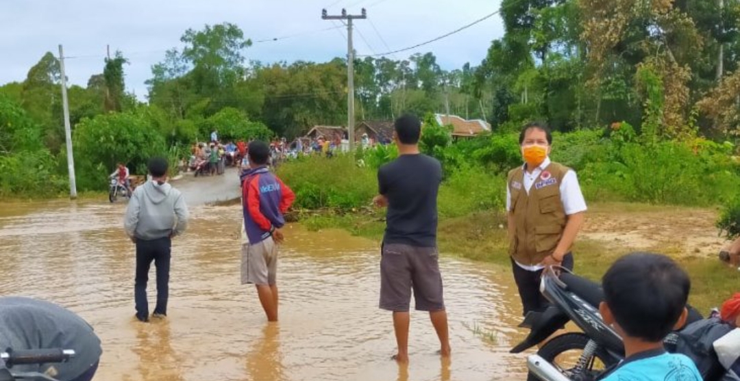 Jalan Perkim Jadi Langganan Banjir Saat Hujan, Warga Pertanyakan Perhatian Pemerintah OKU Selatan