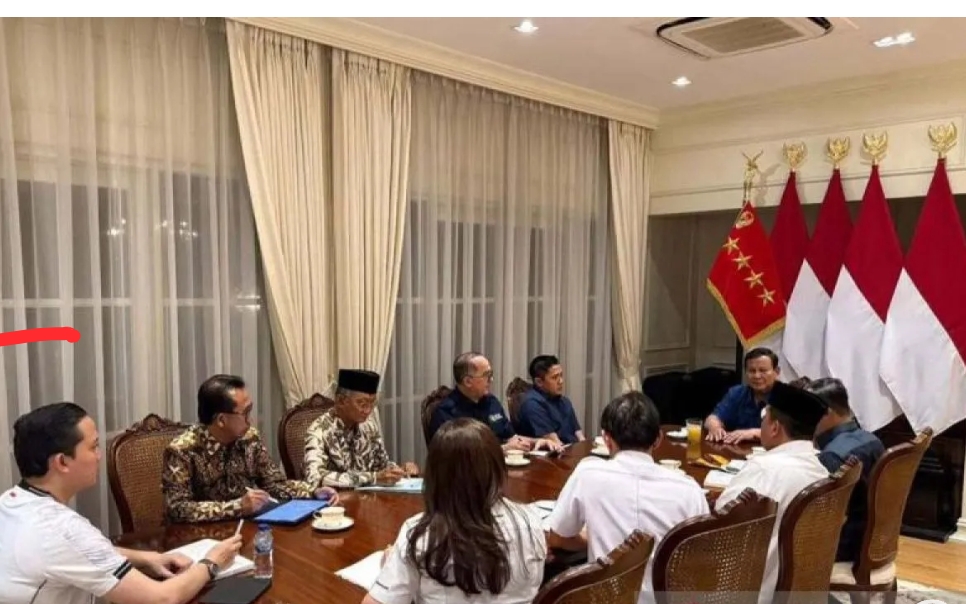 Prabowo Instruksikan Pembangunan Hunian Layak untuk Warga Bantaran Rel Senen