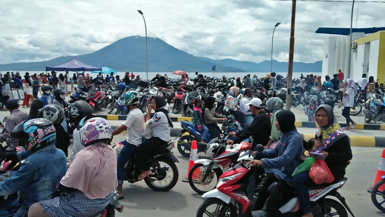 Ini Dia Penampakan Hari Pertama Tahun Baru 2023 di Danau Ranau