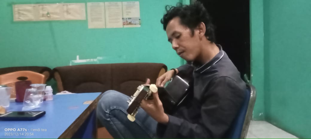 Gitar, Pesona Instrumen Klasik yang Tetap Memikat Hati Anak Muda