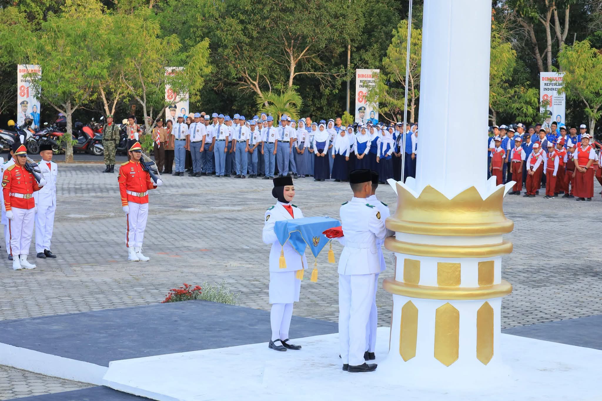 Upacara Penurunan Bendera Merah Putih HUT Ke-81 RI di OKU Selatan Berlangsung Khidmat