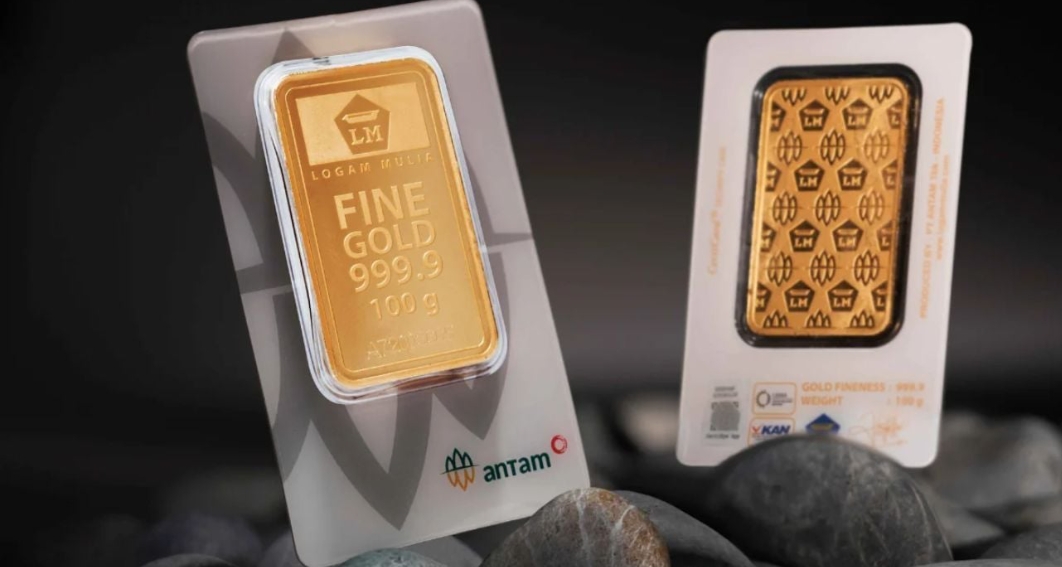 Harga Emas Antam Turun Drastis Sabtu Ini