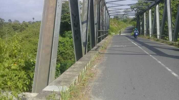  Besi Plat Jembatan Rangka Baja di Desa Serakat Hilang Dicuri