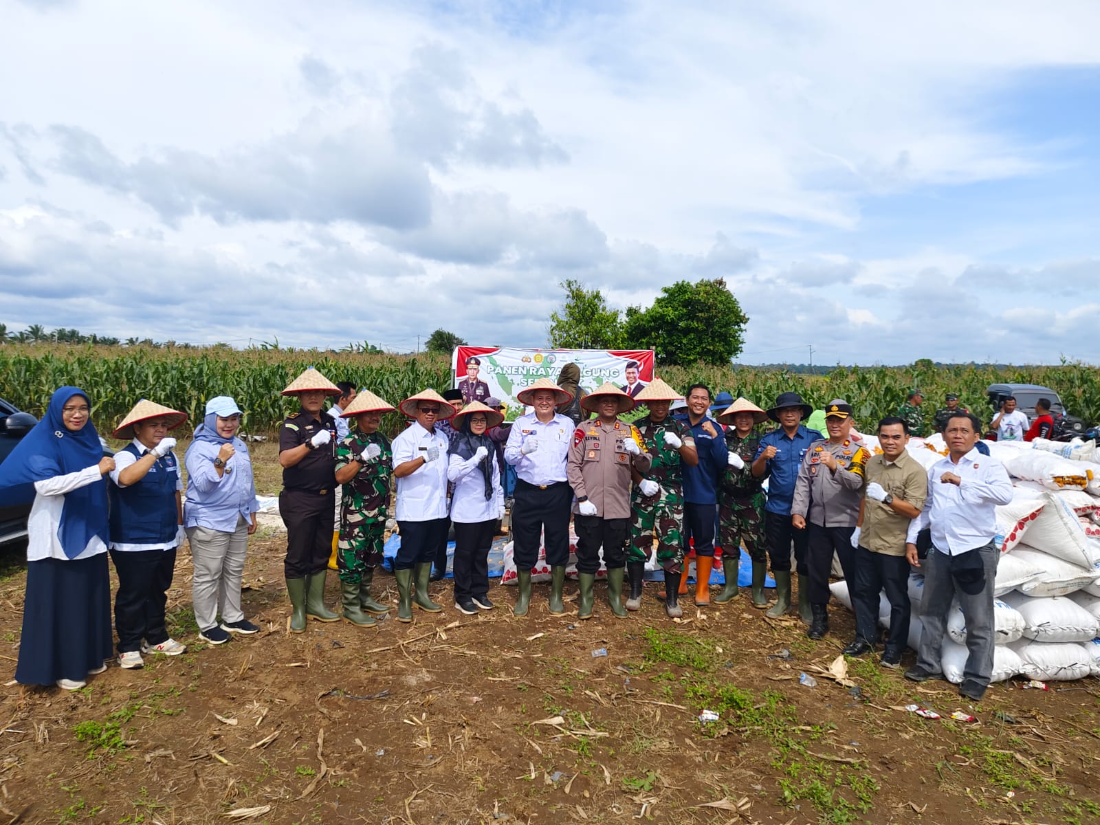 Panen Raya Jagung Serentak di OKU Timur Dukung Swasembada Pangan 2025