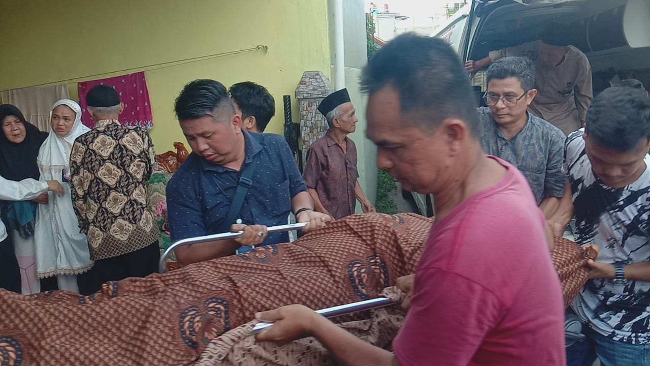 Banyak Darah di Telekung dan Sejadah Milik Korban