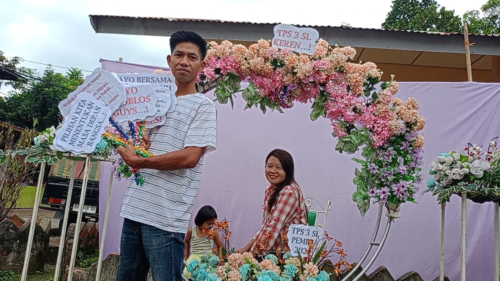TPS Diubah Menjadi Tenda Pengantin untuk Tarik Minat Pemilih pada Pemilu, Selaraskan Momen Hari Kasih Sayang