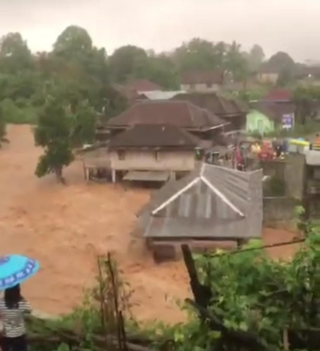 Banjir Bandang Terjang OKU Selatan, 3 Warga Bayur Dikabarkan Hilang Terseret Arus Sungai