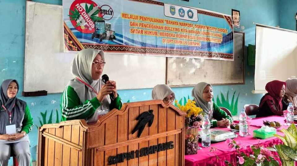 Kepala Sekolah SMPN-01 Simpang Minta Siswa Hindari Perjudian Online