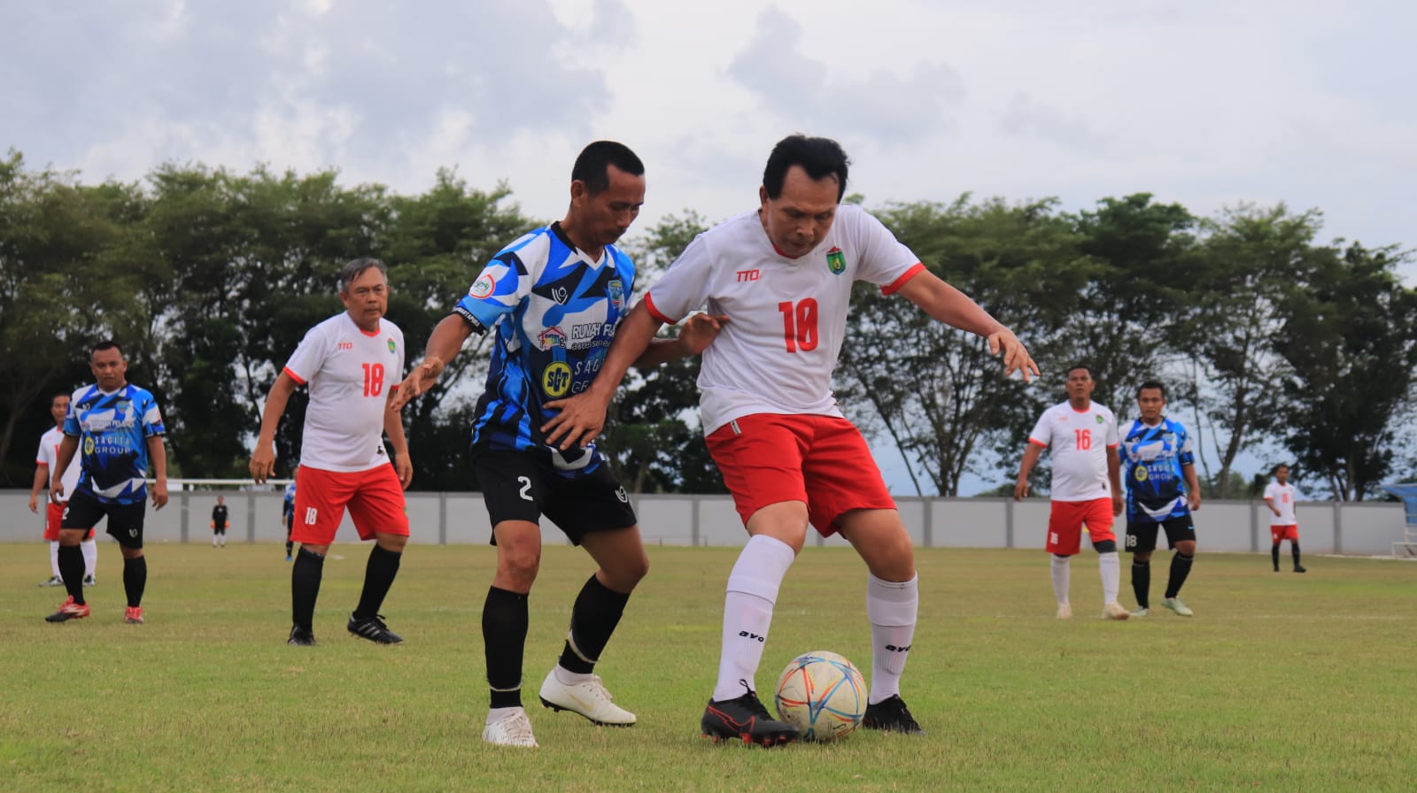 Adu Tanding Bersama Tim Wabup OKUT, Wako Prabumulih Menang Tipis Skor 3-2