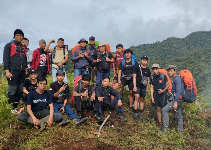 EcoTourism Youth Community Gelar Pendakian Open Trip Bukit Kembar
