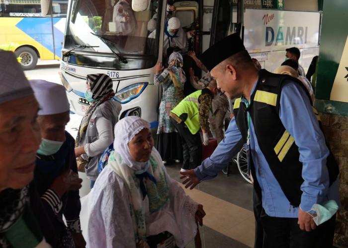 Kepulangan Damai: Jemaah Haji Palembang Berbagi Pengalaman