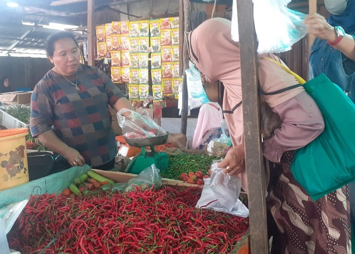 Harga Cabai Meroket di Pasar Martapura, Emak-Emak Terkejut