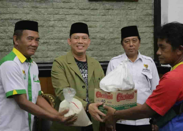 Ringankan Korban Bebakaran, Pj Bupati OKU Serahkan Bantuan