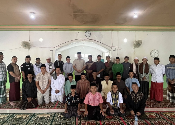Bupati OKU Selatan Gelar Safari Jumat dan Serap Aspirasi Masyarakat Desa Tanjung Jaya