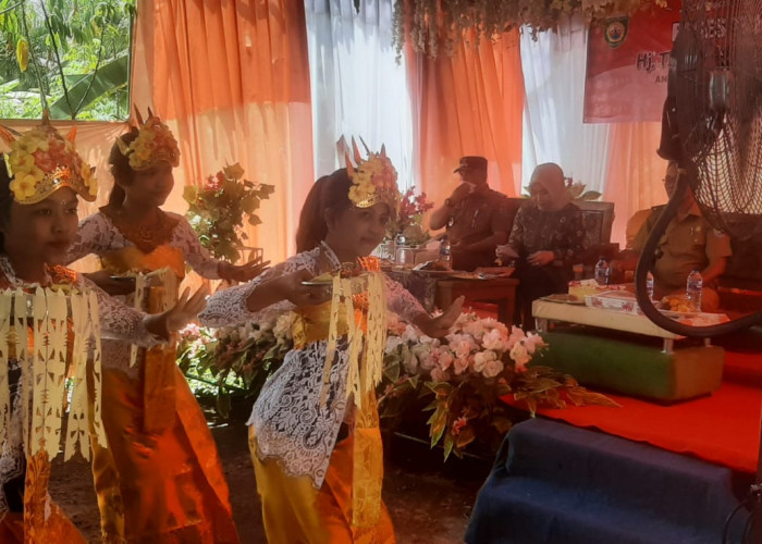  Reses Anggota DPRD Sumsel Disambut Tarian Suku Bali