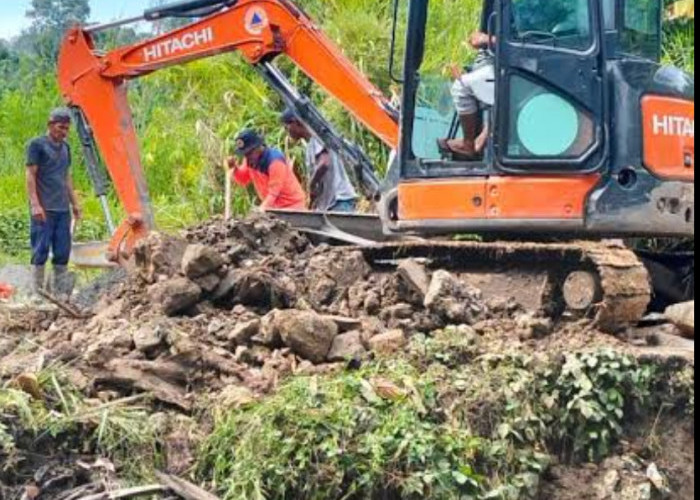Akses Nyaris Lumpuh, Perbaikan Jalan Banding Agung Dikebut, Warga Minta Penanganan Lebih Tuntas