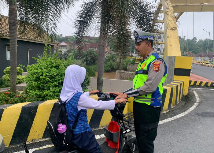 Sat Lantas OKU Selatan Imbau Orang Tua Awasi Anak Gunakan Sepeda Listrik