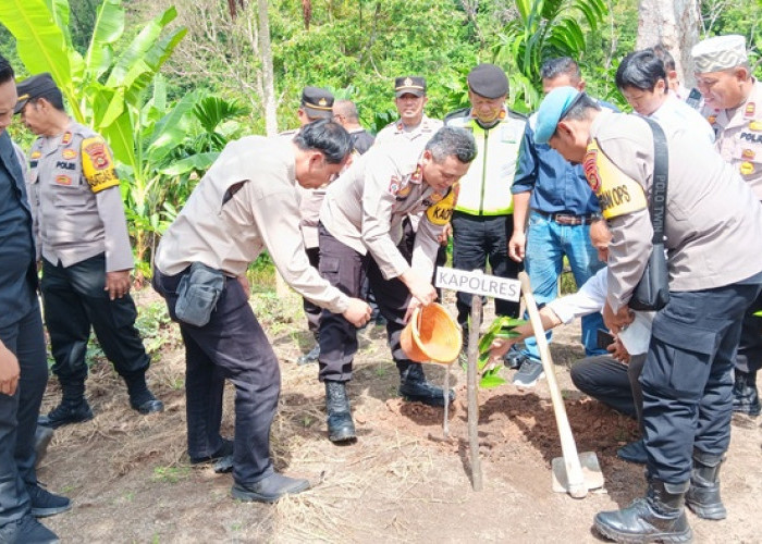 Peringati Hari Pers Nasional, Kapolres OKUS Ajak Wartawan Tanam Pohon