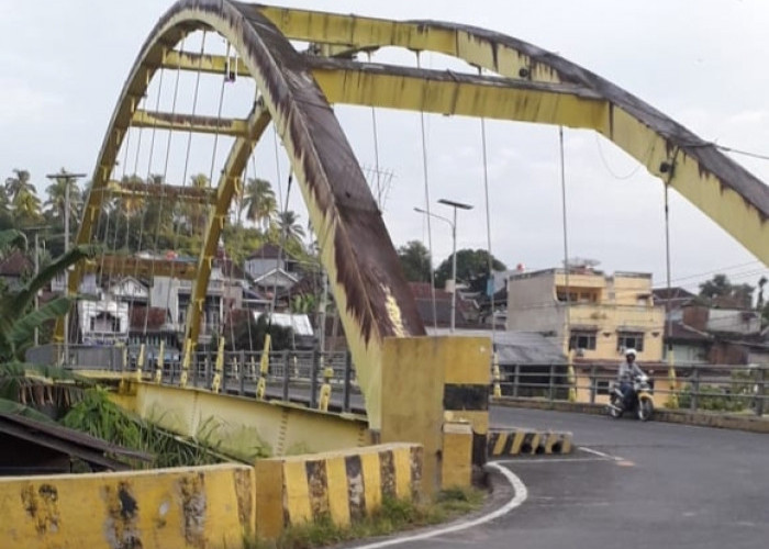 Jembatan Kuning di Muaradua Terabaikan Tanpa Perawatan Selama 11 Tahun