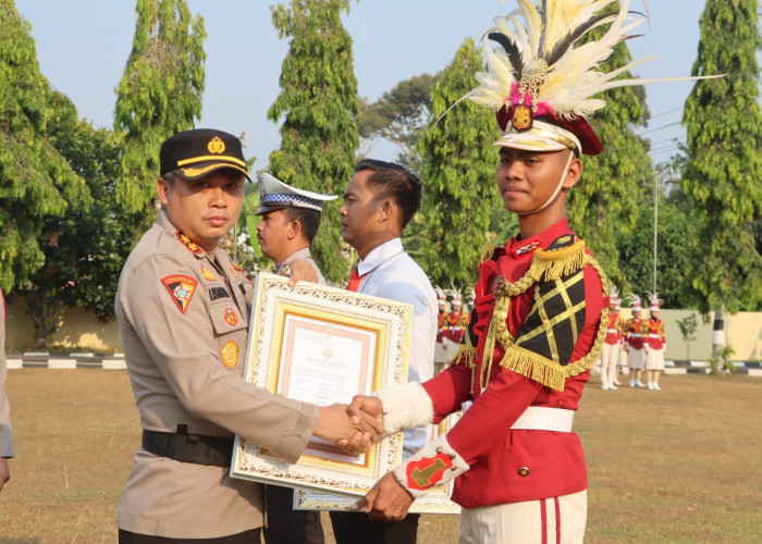 Polres OKU Selatan Kembali Berikan Penghargaan Pada Anggota-Anggota Berprestasi