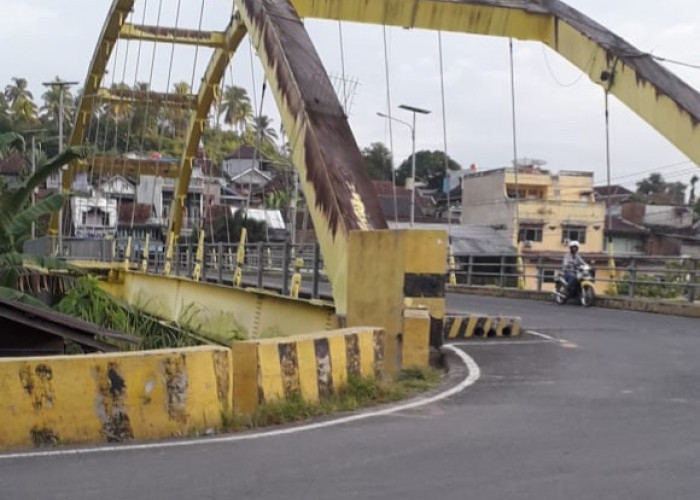 Muaradua Meminta Perhatian: Pemeliharaan dan Pengecekan Ulang Jembatan Kuning OKU Selatan