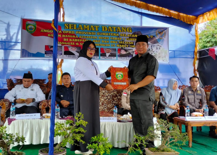 Iwan Hermawan Puji Kemajuan Kantor Kecamatan Buana Pemaca