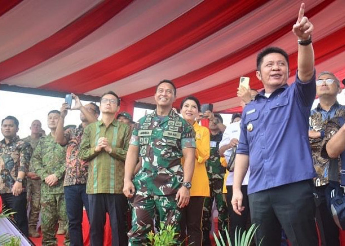 Herman Deru Dampingi Panglima TNI Jendral  Andika Perkasa Buka Latgabma  Dari  13 Negara 