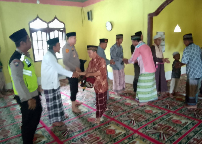 Sebelum pelaksanaan Shalat Jumat, Kapolsek Kisting Sampaikan Himbauan 