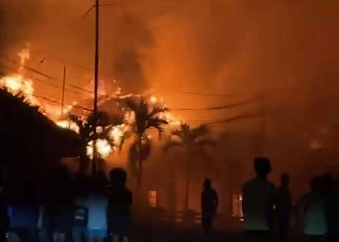 Gudang Logistik PLN Flores Barat Terbakar
