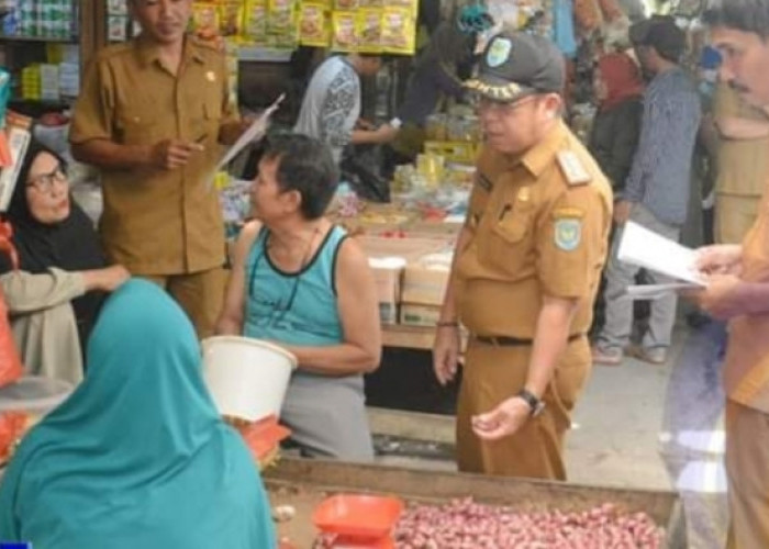 TPID Sidak Pasar Saka Selabung, Cek Harga Bahan Pangan