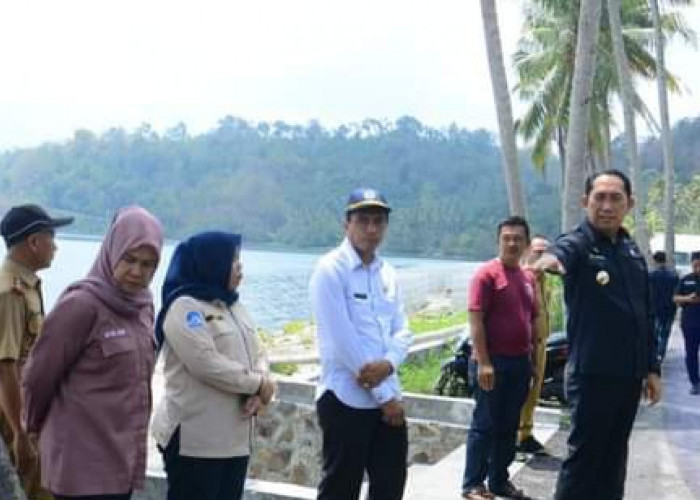 Peningkatan Akses Wisata, Bupati OKU Selatan Awasi Progres Jalan ke Danau Ranau