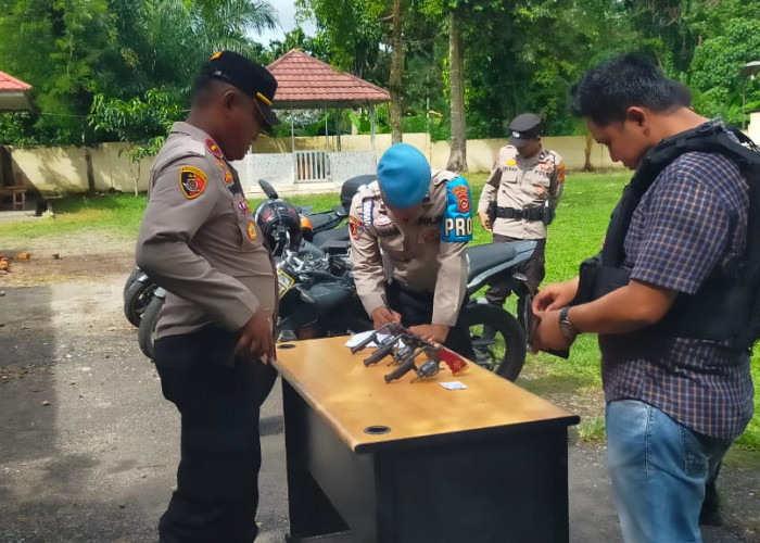 Persiapan Pengamanan Pemilu,  Kapolsek BSA Lakukan Pengecekan Senjata Personil dan Kendaraan Dinas 