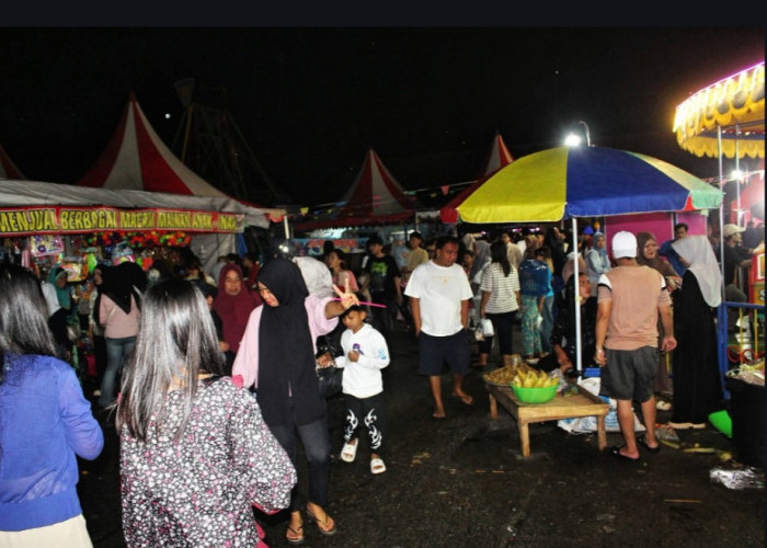 Malam Penutupan, Pasar Malam Terminal Muaradua Tetap Ramai Diserbu Pengunjung