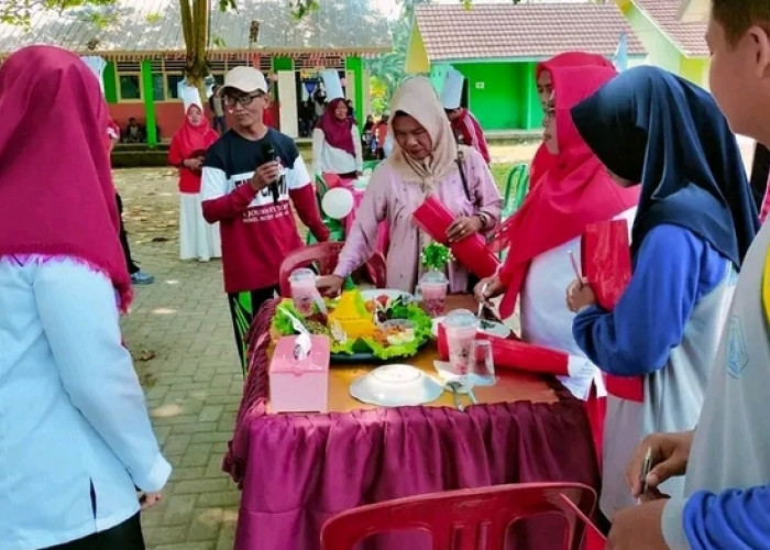 SMPN 01 Simpang Gelar Lomba Tumpeng dalam Rangka Perayaan HUT RI ke-78