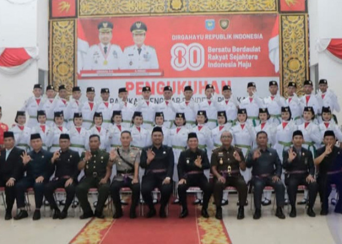 Bupati OKU Selatan Abusama Kukuhkan Paskibraka 2025