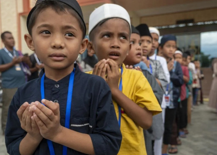 Cara mengajarkan puasa pada anak, bertahap dan tanpa tekanan