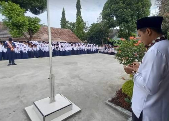 MTsN 01 OKUS, Minta Siswa Utamakan Adab