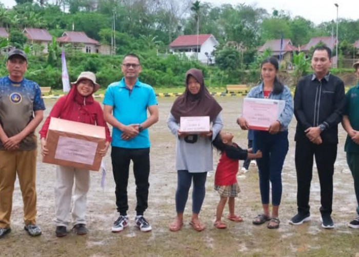 Masyarakat Antusias Meriahkan Lomba Gantung Caping Pemkab OKU Selatan