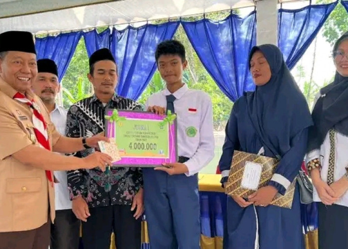 Kementerian Agama OKU Selatan Memberikan Penghargaan kepada Siswa yang Maju dalam Kompetisi Sains Madrasah Tin