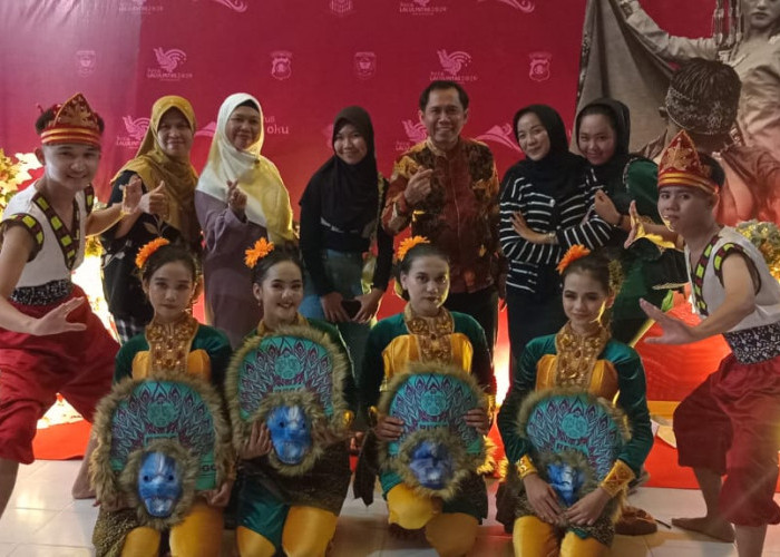 Sanggar Tari Putri Seminung Meriahkan Semi Final Duta Lalu Lintas 2024, Pamerkan Tarian Tradisional Memukau