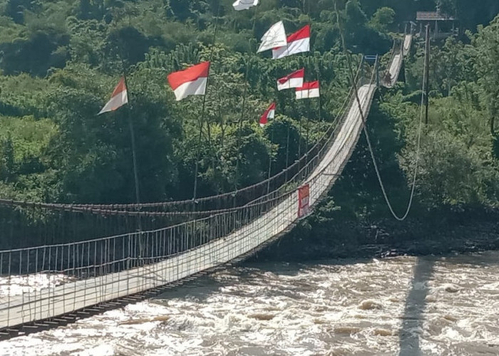 Inilah Jembatan Gantung Paling Ekstrim Terpanjang Di Sumsel