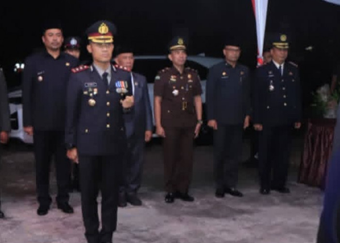 Bupati OKU Selatan Hadiri Apel Kehormatan dan Renungan Suci di TMP Murni Buay Rawan
