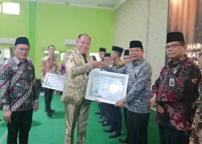 Kemenag OKUS Peroleh Penghargaan PPID Informatif